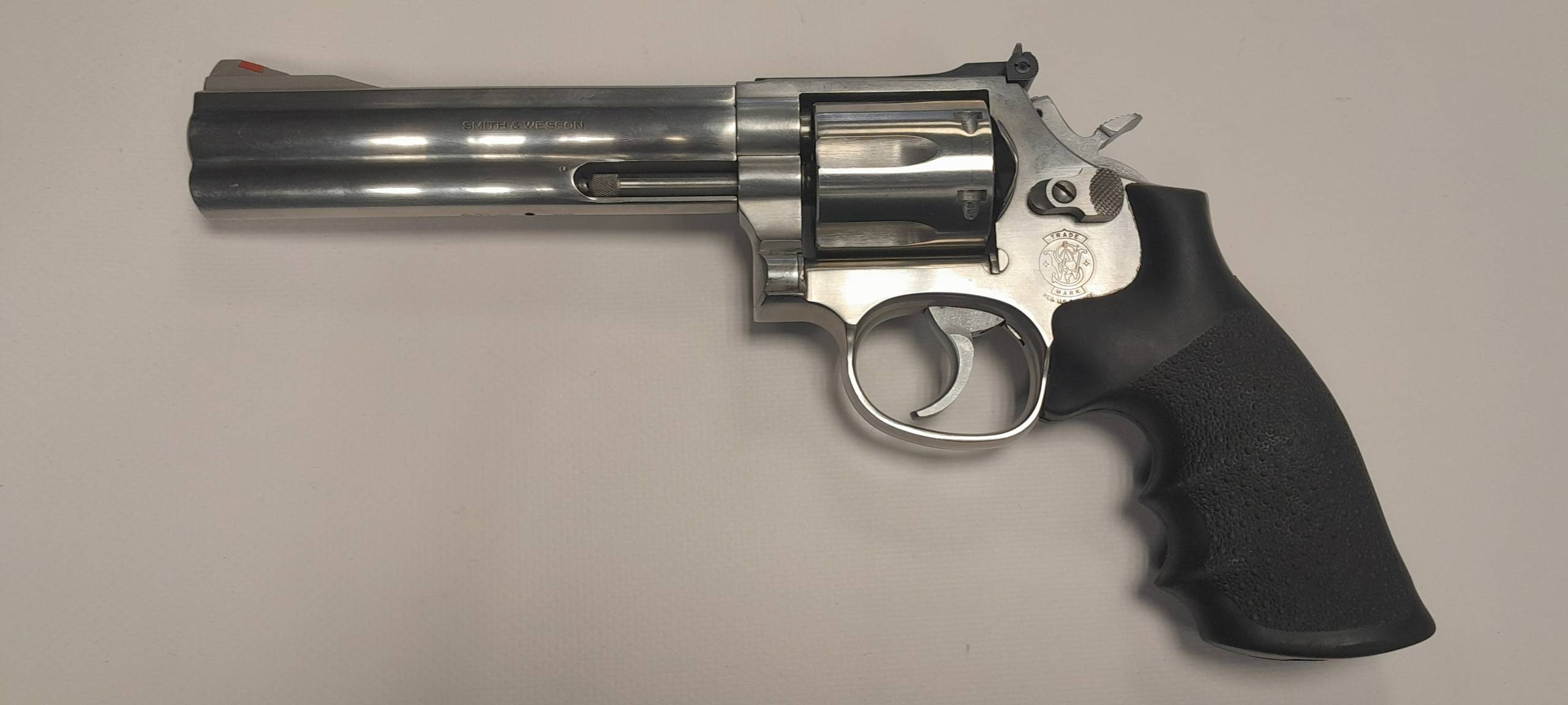 Rewolwer Smith&Wesson model 686-3 Lufa 6" kaliber .357magnum/38specjal - obrazek 3