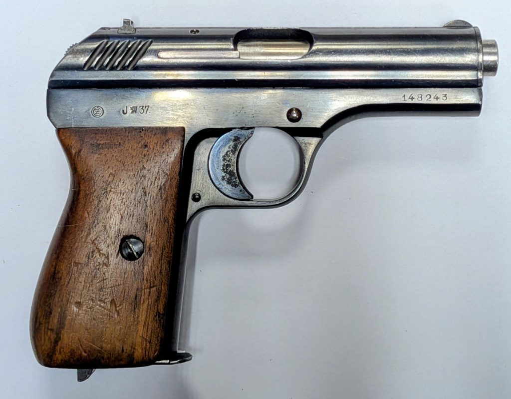 Pistolet CZ wz. 24, k. 9 mm Browning